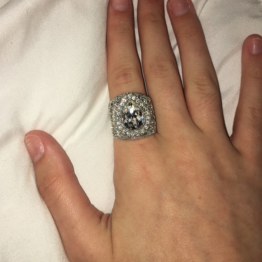 4 Beautiful Rings - Picture 5 of 5